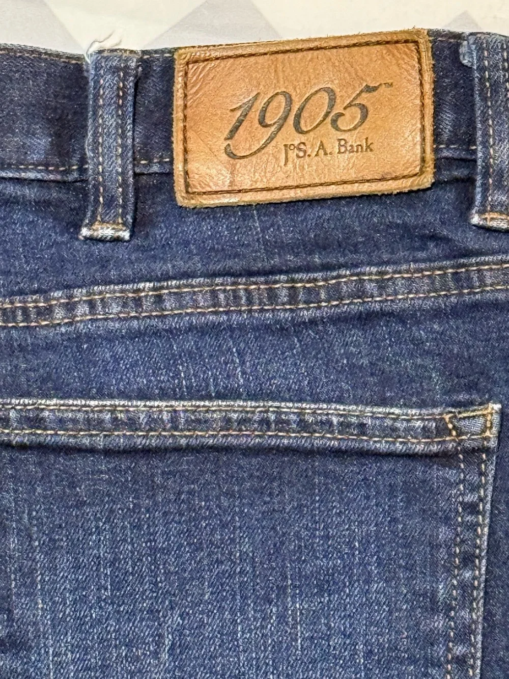 Jos. A. Bank Men's Dark Blue Denim Jeans Tailored Fit size 38W X 29L